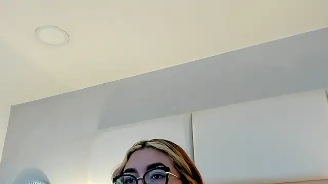 Snapshot of AmbarSantany chatting on March 10, 8:01 pm AmbarSantany online show from March 10, 8:01 pm