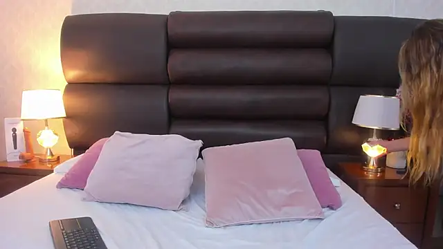 AmbarSantany online show from February 27, 12:44 am