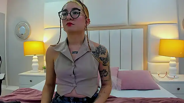 Snapshot of AmbarSantany chatting on February 21, 8:38 pm AmbarSantany online show from February 21, 8:38 pm