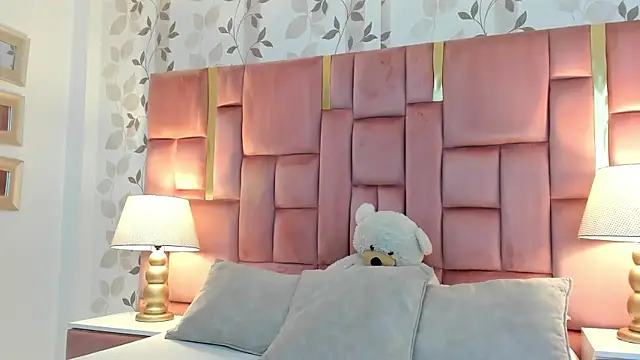 AmbarSantany online show from January 6, 11:20 pm