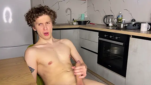 alyx garden online show from March 5, 8:49 pm