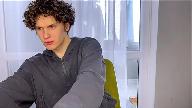 alyx garden online show from March 21, 8:04 am