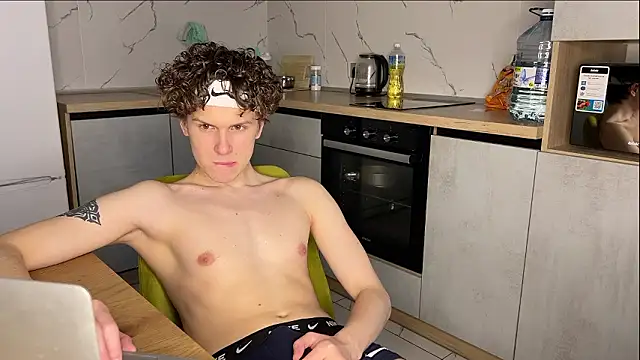 Snapshot of alyx_garden chatting on March 2, 1:40 pm alyx garden online show from March 2, 1:40 pm