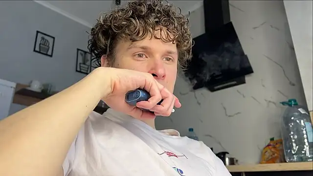 Snapshot of alyx_garden chatting on February 28, 10:26 am alyx garden online show from February 28, 10:26 am