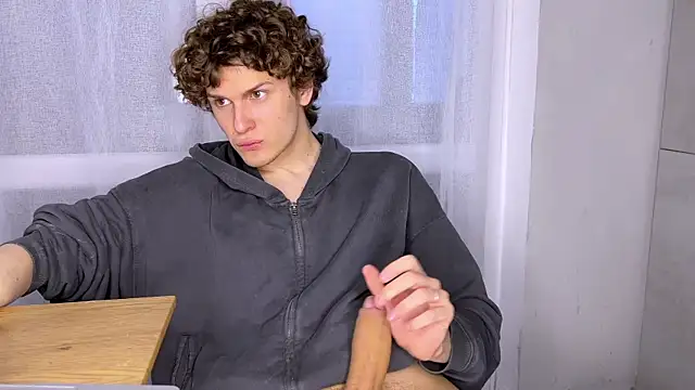 alyx garden online show from April 6, 4:19 pm