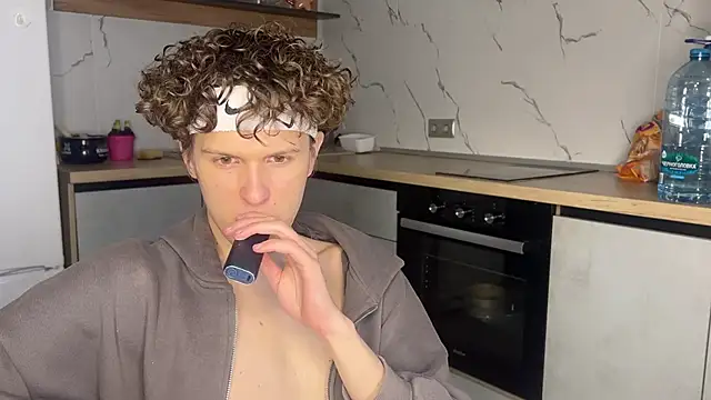 Snapshot of alyx_garden chatting on March 1, 11:43 am alyx garden online show from March 1, 11:43 am