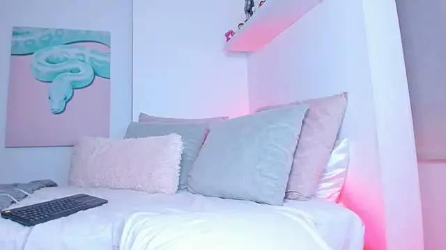 Snapshot of Alexis_Rosse chatting on December 15, 3:34 am Alexis Rosse online show from December 15, 3:34 am