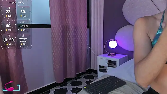 MaxiRogers online show from December 4, 11:31 am