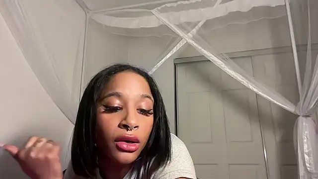 shandiloveslemonss online show from January 19, 8:40 am