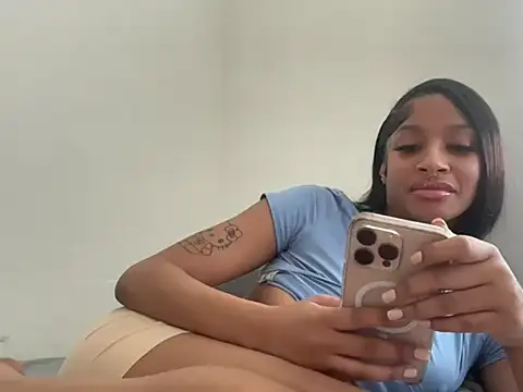 shandiloveslemonss online show from October 3, 8:10 pm