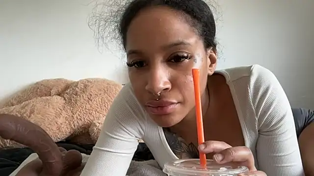 shandiloveslemonss online show from September 22, 3:18 pm