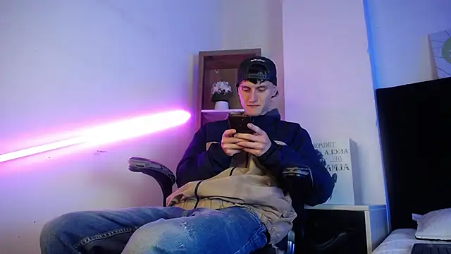 Snapshot of DemianPrince chatting on January 8, 3:40 am DemianPrince online show from January 8, 3:40 am