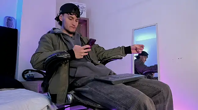 Snapshot of DemianPrince chatting on February 7, 2:50 am DemianPrince online show from February 7, 2:50 am