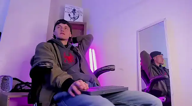 Snapshot of DemianPrince chatting on January 17, 3:45 am DemianPrince online show from January 17, 3:45 am