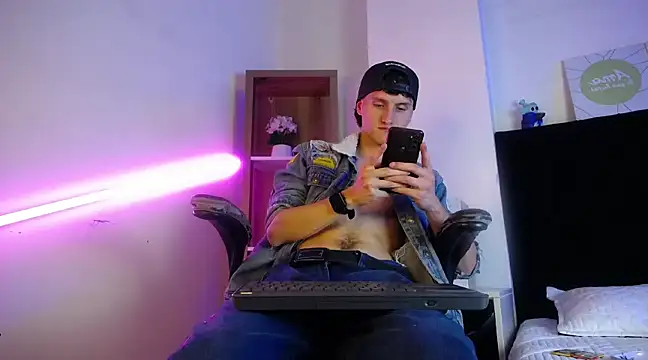 Snapshot of DemianPrince chatting on January 7, 6:48 am DemianPrince online show from January 7, 6:48 am