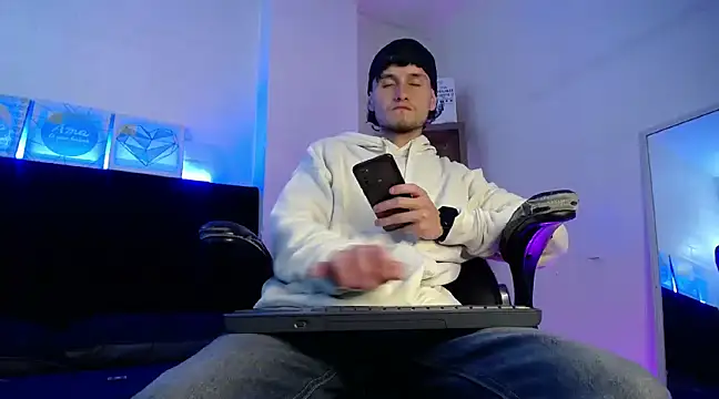 Snapshot of DemianPrince chatting on February 4, 3:11 am DemianPrince online show from February 4, 3:11 am