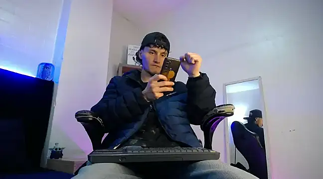 Snapshot of DemianPrince chatting on January 31, 2:58 am DemianPrince online show from January 31, 2:58 am