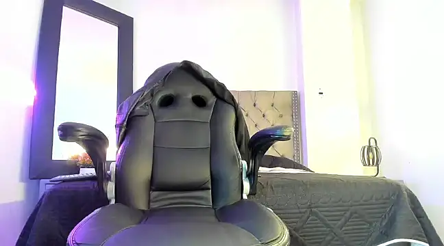 Snapshot of DemianPrince chatting on December 18, 4:09 am DemianPrince online show from December 18, 4:09 am