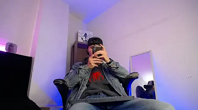 Snapshot of DemianPrince chatting on February 15, 3:52 am DemianPrince online show from February 15, 3:52 am