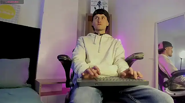 Snapshot of DemianPrince chatting on January 19, 3:50 am DemianPrince online show from January 19, 3:50 am