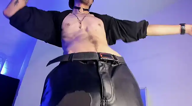 Snapshot of DemianPrince chatting on February 12, 9:52 am DemianPrince online show from February 12, 9:52 am