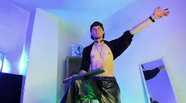 Snapshot of DemianPrince chatting on February 11, 9:41 am DemianPrince online show from February 11, 9:41 am