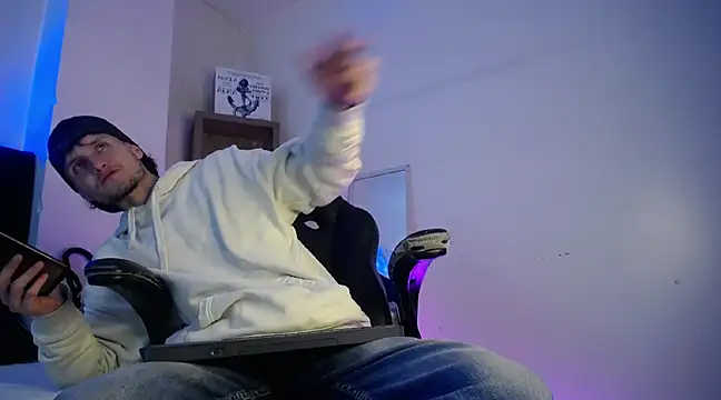 Snapshot of DemianPrince chatting on February 6, 3:27 am DemianPrince online show from February 6, 3:27 am