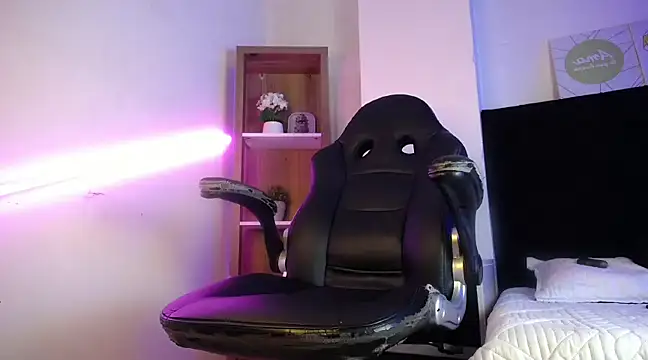 Snapshot of DemianPrince chatting on January 7, 3:46 am DemianPrince online show from January 7, 3:46 am