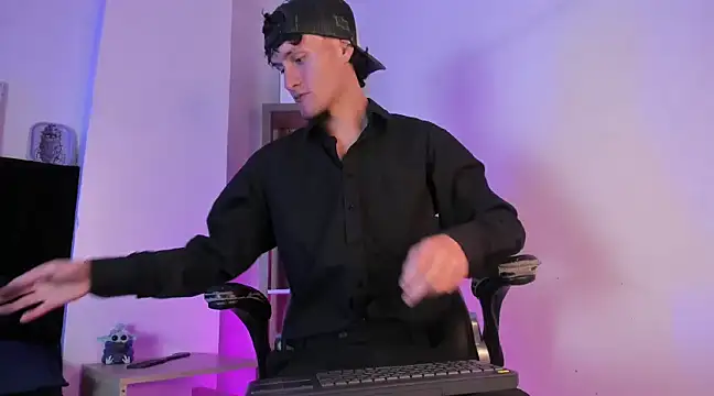 Snapshot of DemianPrince chatting on January 16, 3:34 am DemianPrince online show from January 16, 3:34 am