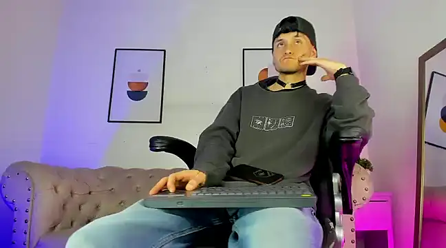 Snapshot of DemianPrince chatting on December 29, 3:54 am DemianPrince online show from December 29, 3:54 am