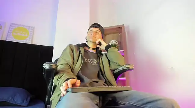 Snapshot of DemianPrince chatting on January 11, 3:34 am DemianPrince online show from January 11, 3:34 am