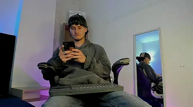 Snapshot of DemianPrince chatting on February 1, 3:52 am DemianPrince online show from February 1, 3:52 am