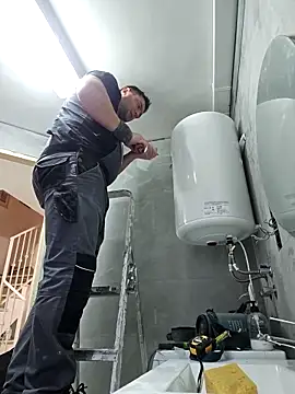 Snapshot of seloloko20 chatting on December 16, 7:45 am seloloko20 online show from December 16, 7:45 am