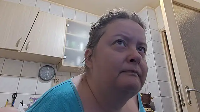 Snapshot of melissaBlessing chatting on October 6, 2:02 am melissaBlessing online show from October 6, 2:02 am