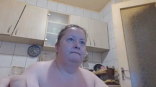 Snapshot of melissaBlessing chatting on June 14, 1:13 am melissaBlessing online show from June 14, 1:13 am
