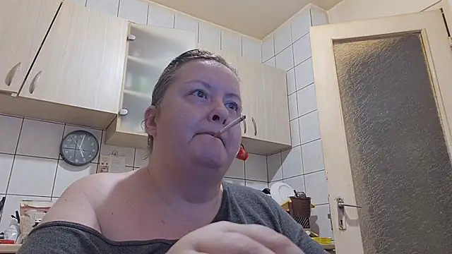Snapshot of melissaBlessing chatting on October 4, 2:02 am melissaBlessing online show from October 4, 2:02 am