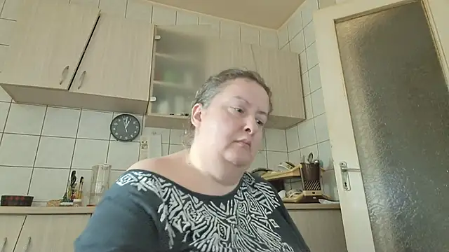 Snapshot of melissaBlessing chatting on February 17, 9:03 am melissaBlessing online show from February 17, 9:03 am