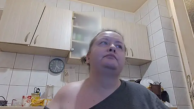 Snapshot of melissaBlessing chatting on December 15, 2:28 am melissaBlessing online show from December 15, 2:28 am