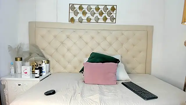  chloe adams online show from March 21, 11:55 am