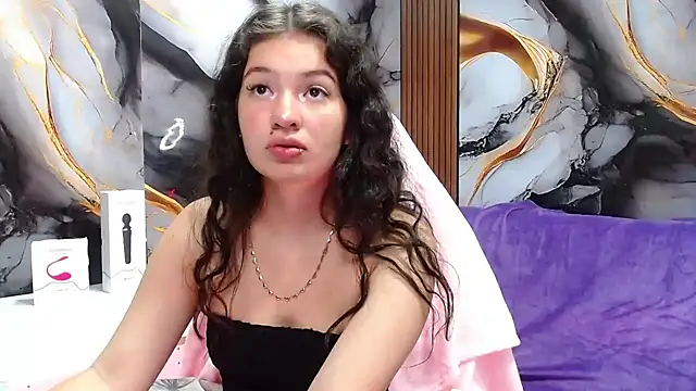 Snapshot of lilimini032 chatting on June 17, 8:19 pm lilimini032 online show from June 17, 8:19 pm