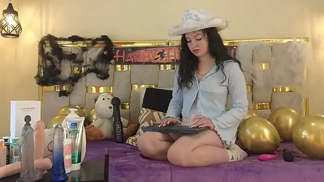 lilimini032 online show from October 29, 8:08 pm