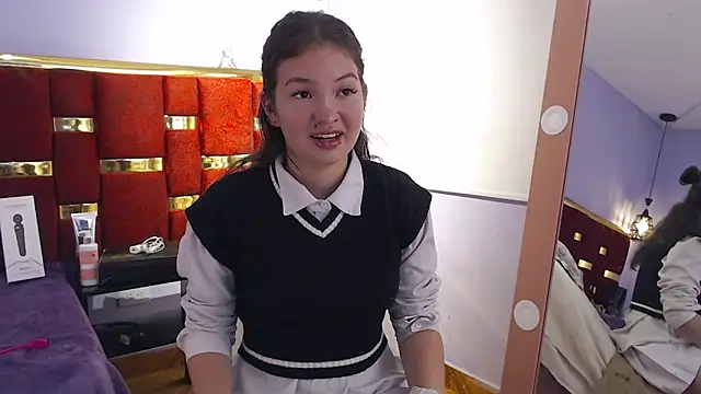 lilimini032 online show from December 17, 8:36 pm