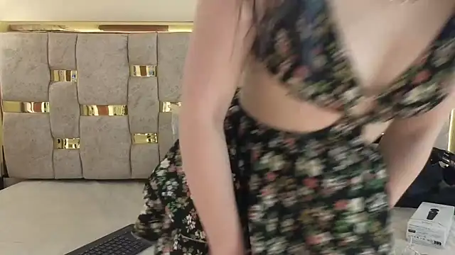 lilimini032 online show from February 12, 7:57 pm