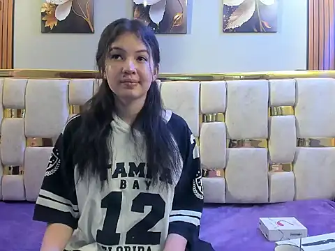 lilimini032 online show from May 11, 8:50 pm