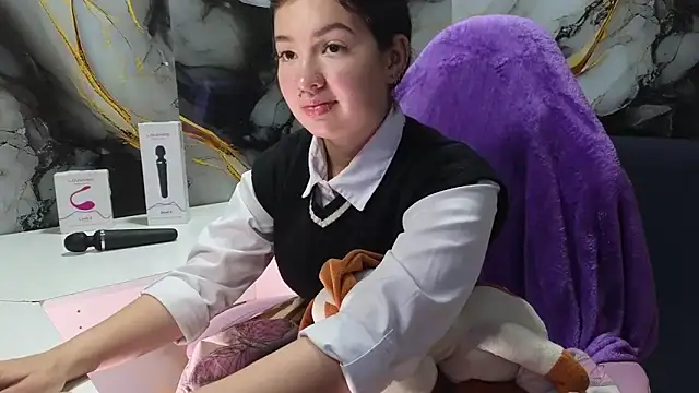 lilimini032 online show from February 23, 8:20 pm