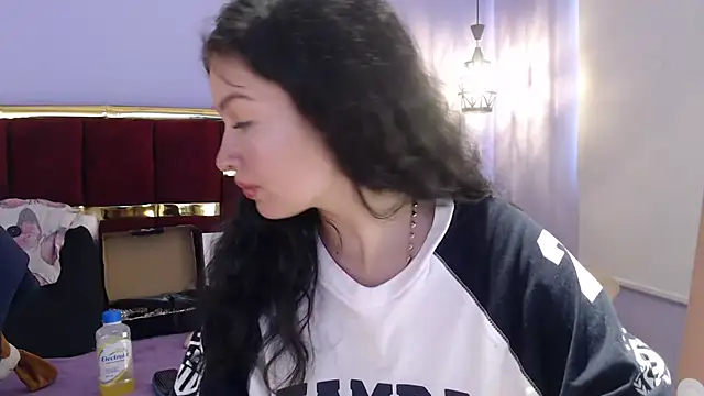 lilimini032 online show from December 22, 7:36 pm