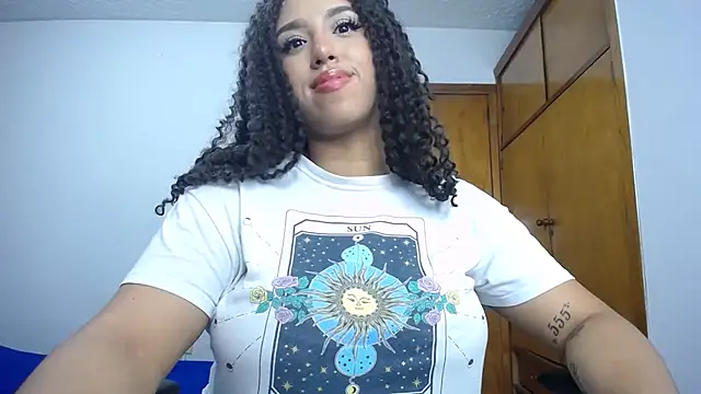 Snapshot of barbara_falcons chatting on March 6, 3:57 am barbara falcons online show from March 6, 3:57 am