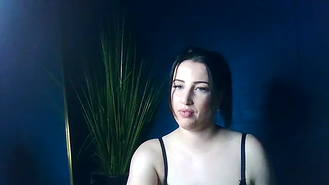 Snapshot of LuLuLover89 chatting on January 19, 11:21 pm LuLuLover89 online show from January 19, 11:21 pm