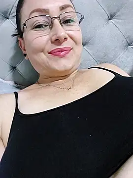 milly sanchez online show from June 2, 6:19 pm