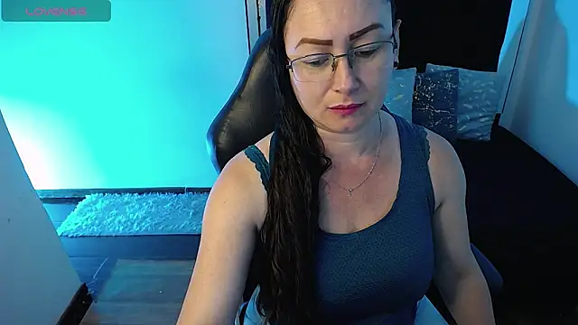 milly sanchez online show from April 16, 9:39 pm